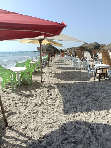 À Louer Appartement s+2 Meublé Situé à Ezzahra Laghzez a 200 m de la Plage