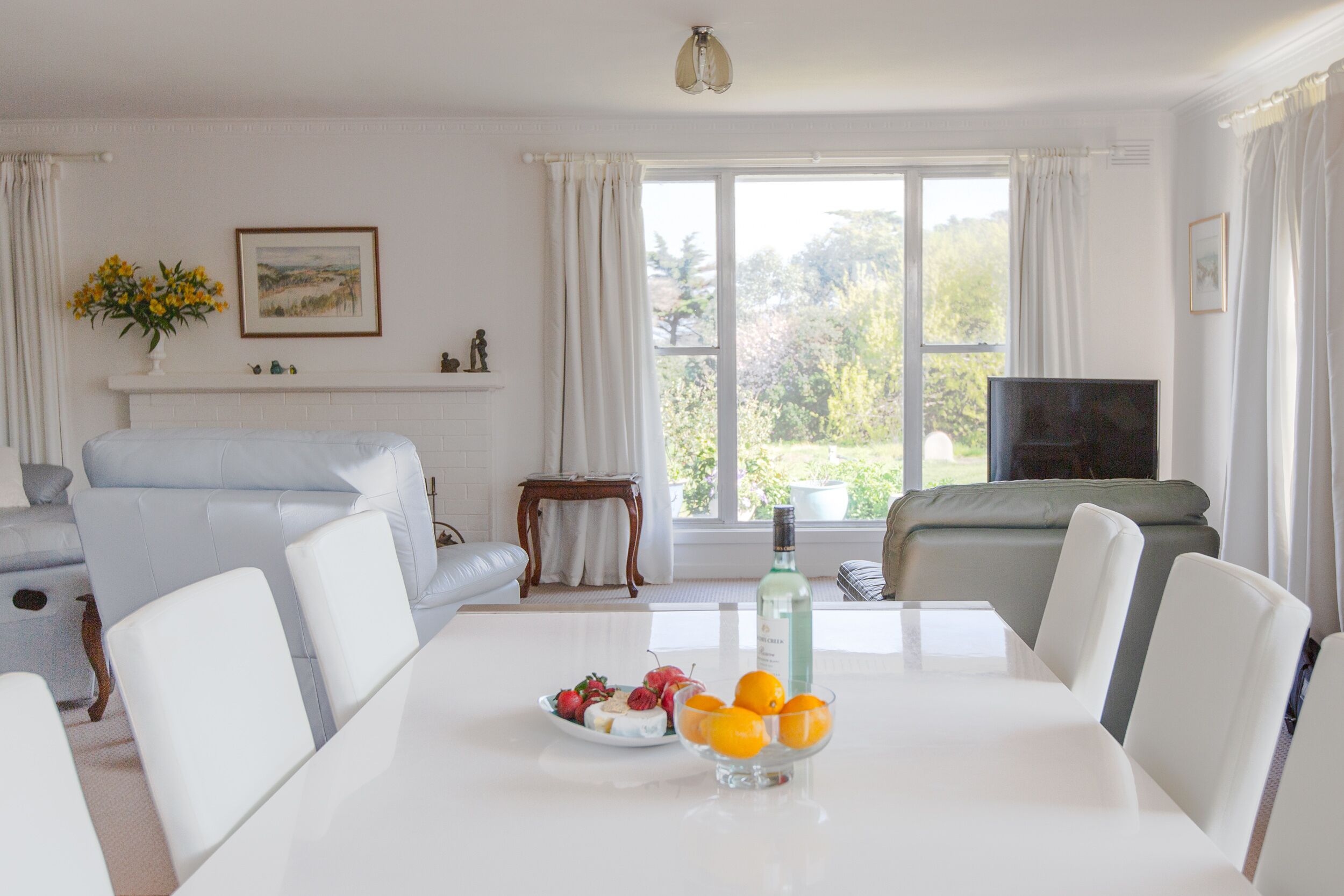 A private rural cottage close to beaches and Whitemark township — image 6