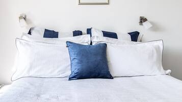 3 bedrooms, iron/ironing board, bed sheets