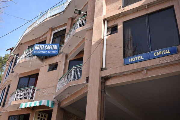 المنشأة من الخارج