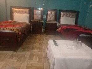 Zweibettzimmer | Kostenloses WLAN, Bettwäsche