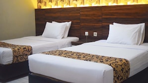 Basic Double or Twin Room, 1 King Bed, Smoking, City View - Megaria Hotel (Merauke)