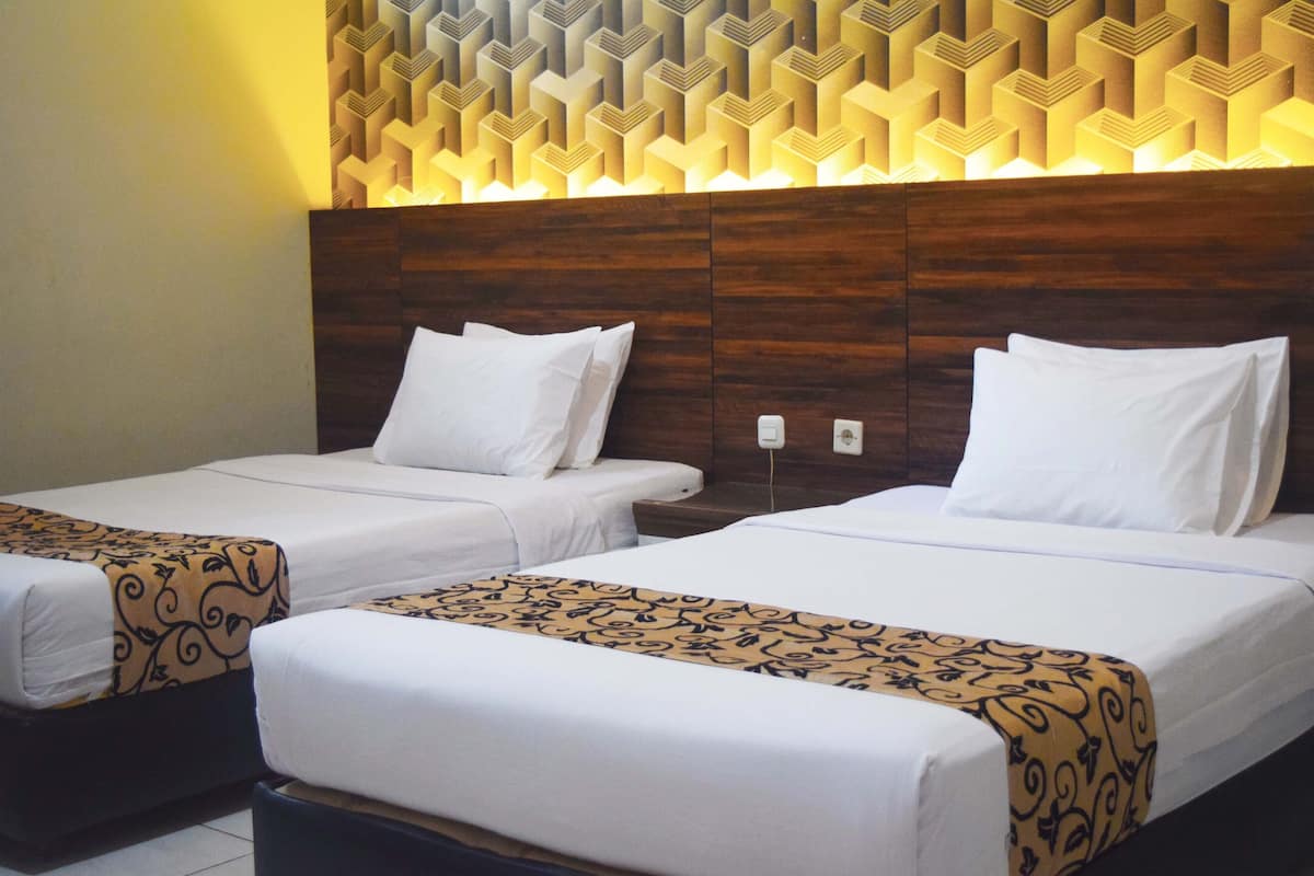 Basic Double or Twin Room, 1 King Bed, Smoking, City View | Free WiFi