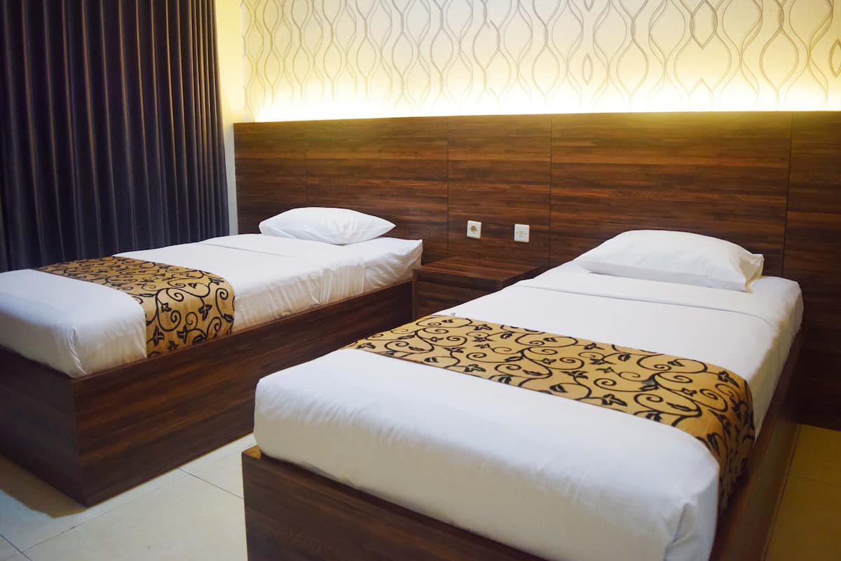 Basic Double or Twin Room, 1 Double Bed, Smoking, City View | Free WiFi