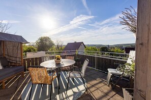 Unclassified image, 3 of 28, button