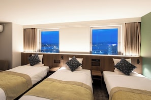 Sky View Triple Room, Non Smoking | In-room safe, laptop workspace, free WiFi, bed sheets