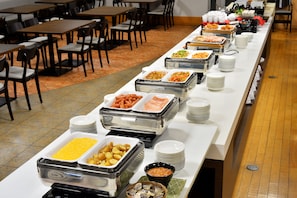 Café da manhã com buffet todos os dias (JPY 1400 por pessoa)