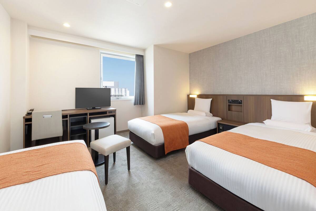 In-room safe, laptop workspace, WiFi (free), bed sheets