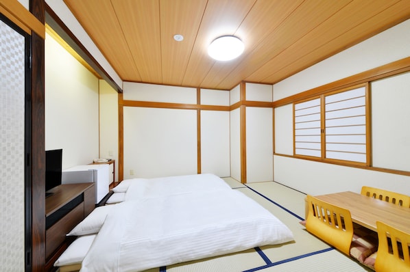 In-room safe, laptop workspace, free WiFi, bed sheets