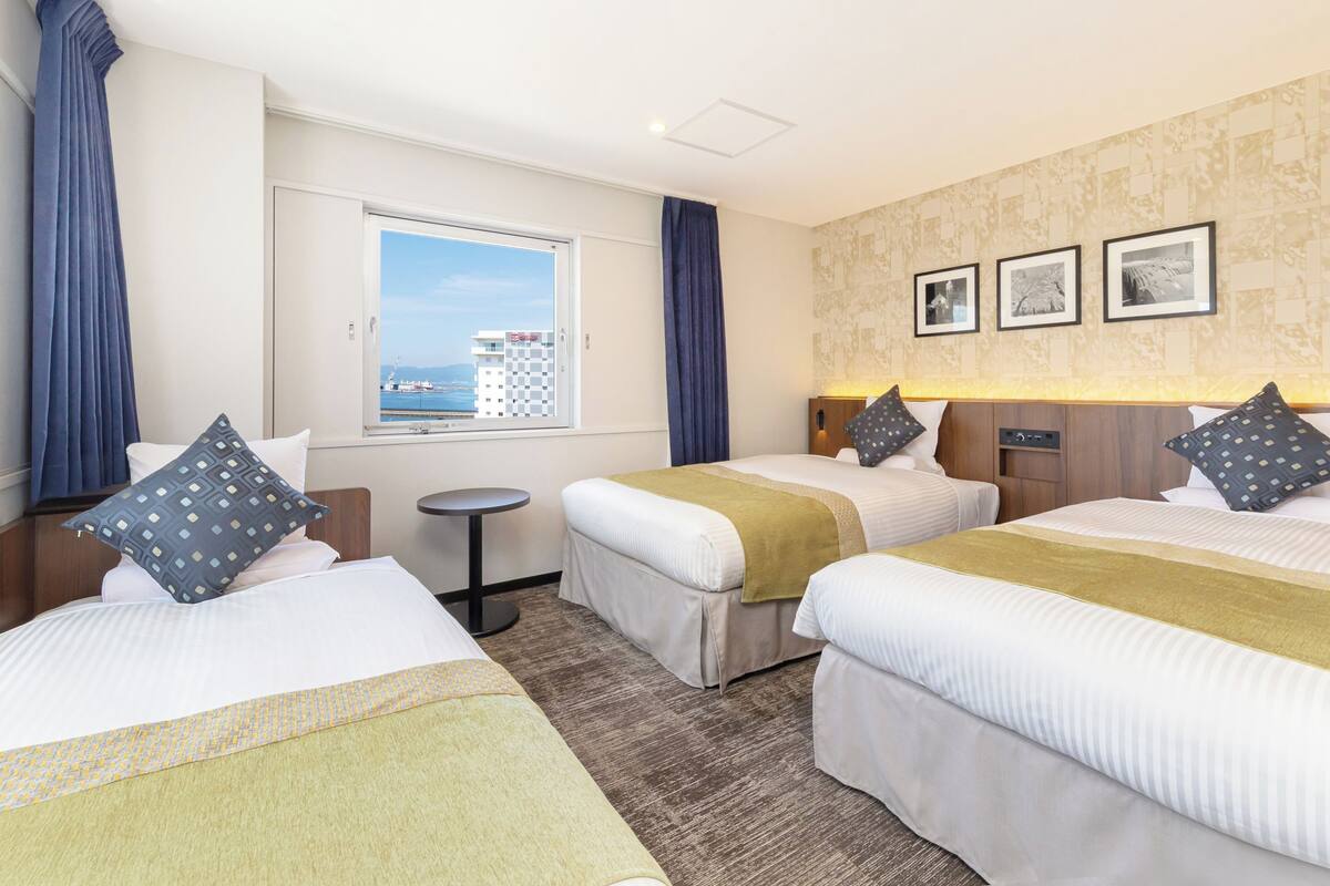 Superior Triple Room, Non Smoking | In-room safe, laptop workspace, WiFi (free), bed sheets