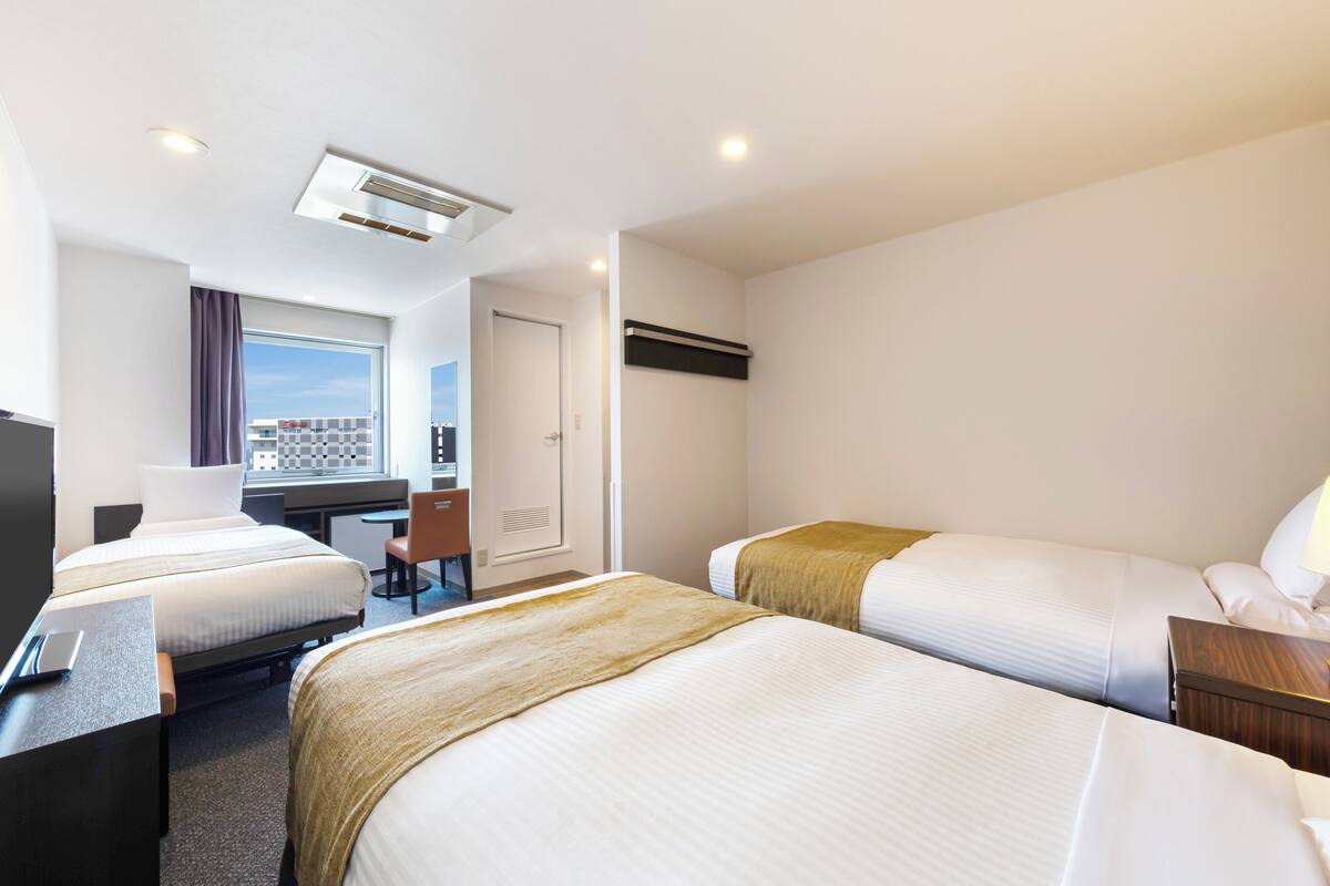 In-room safe, laptop workspace, WiFi (free), bed sheets