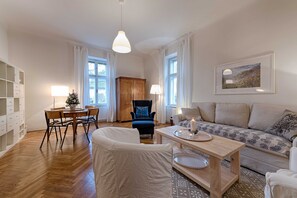 Fernseher, Kamin