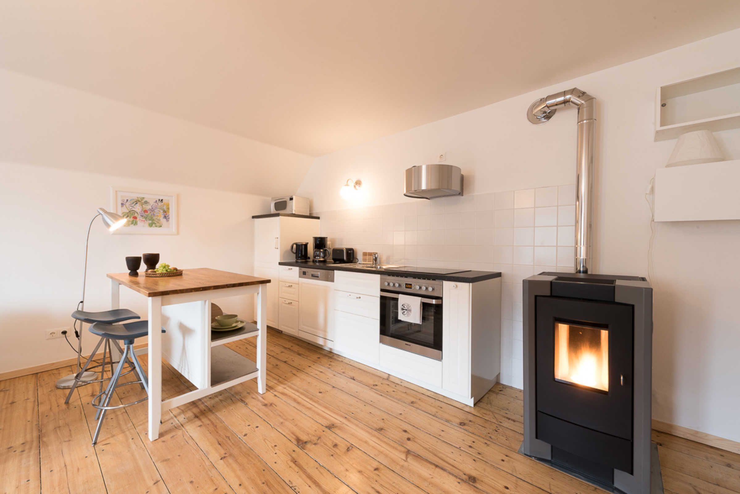 Kühlschrank, Mikrowelle, Ofen, Geschirrspüler