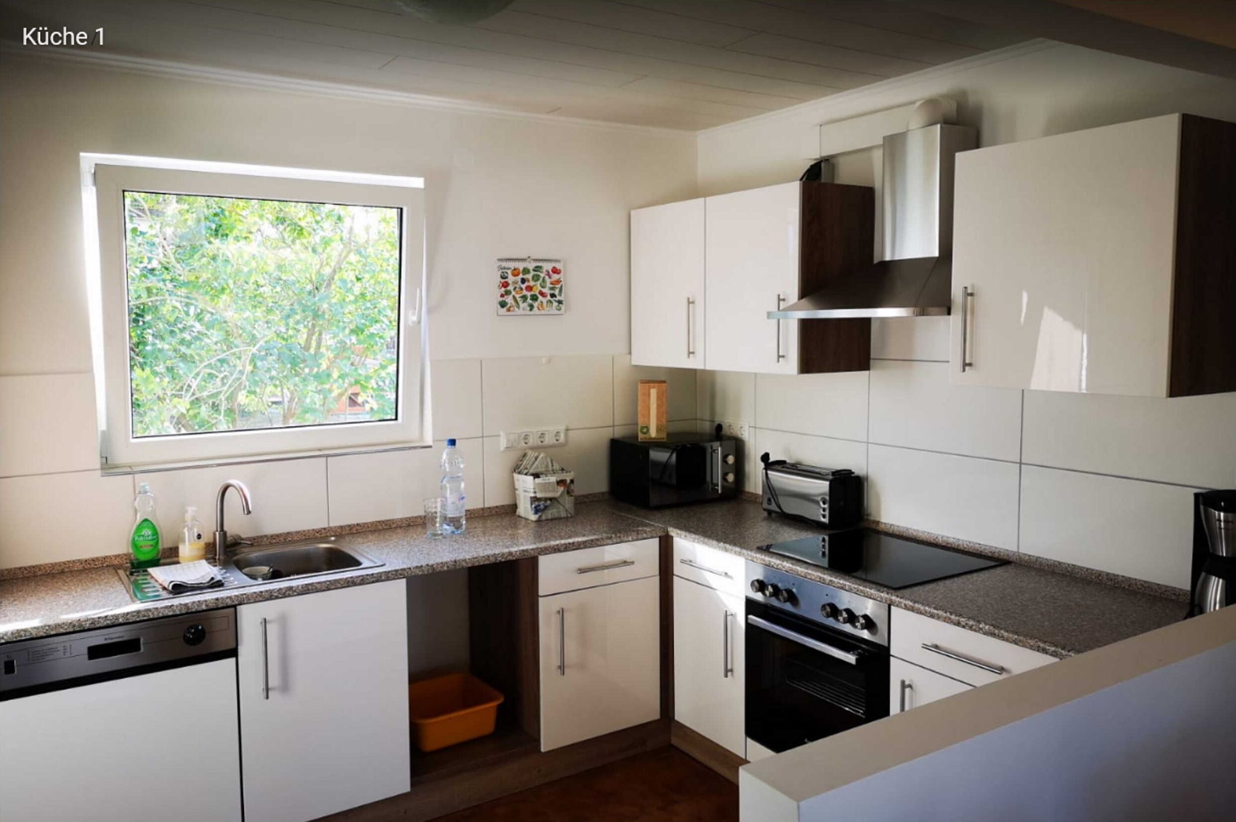 Kühlschrank, Mikrowelle, Ofen, Geschirrspüler