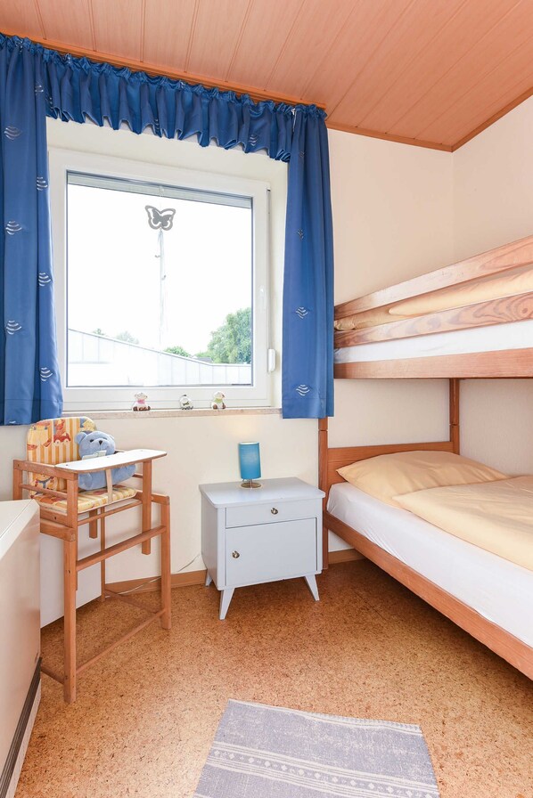 2 Schlafzimmer, Reisekinderbett, WLAN