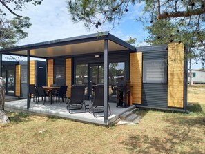 Outdoor dining - Sun and Sand Resort Mobile Home, Privlaka (Privlaka)