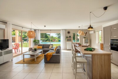 Maison Périgourdine, Climatisée, Adaptée Handicapés, Avec Piscine Chauffée