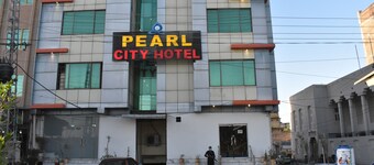 Pearl City Hotel
