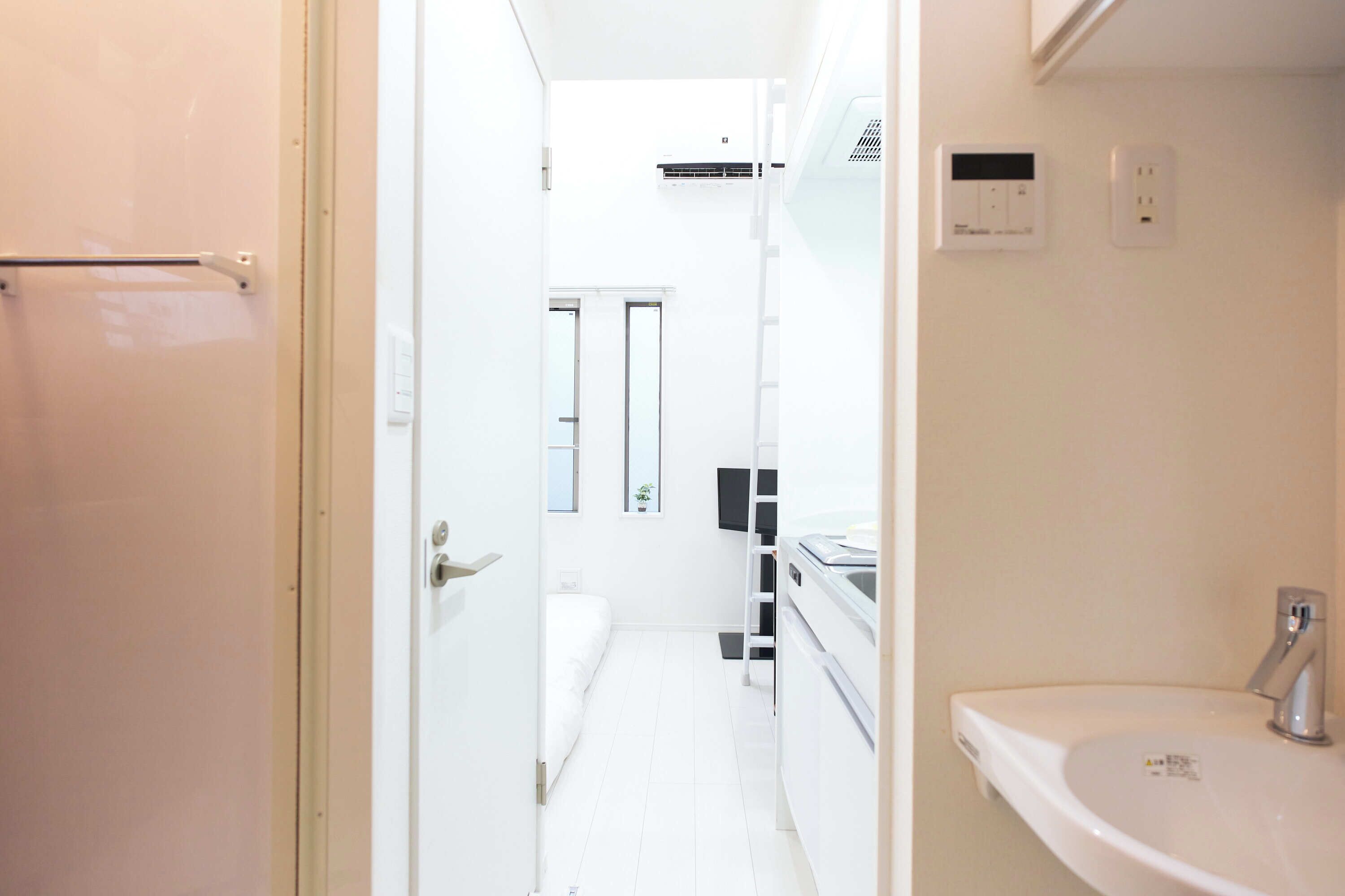 WiFi (無料)、ベッドシーツ