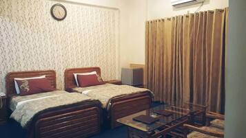 Twin Room | Free WiFi, bed sheets