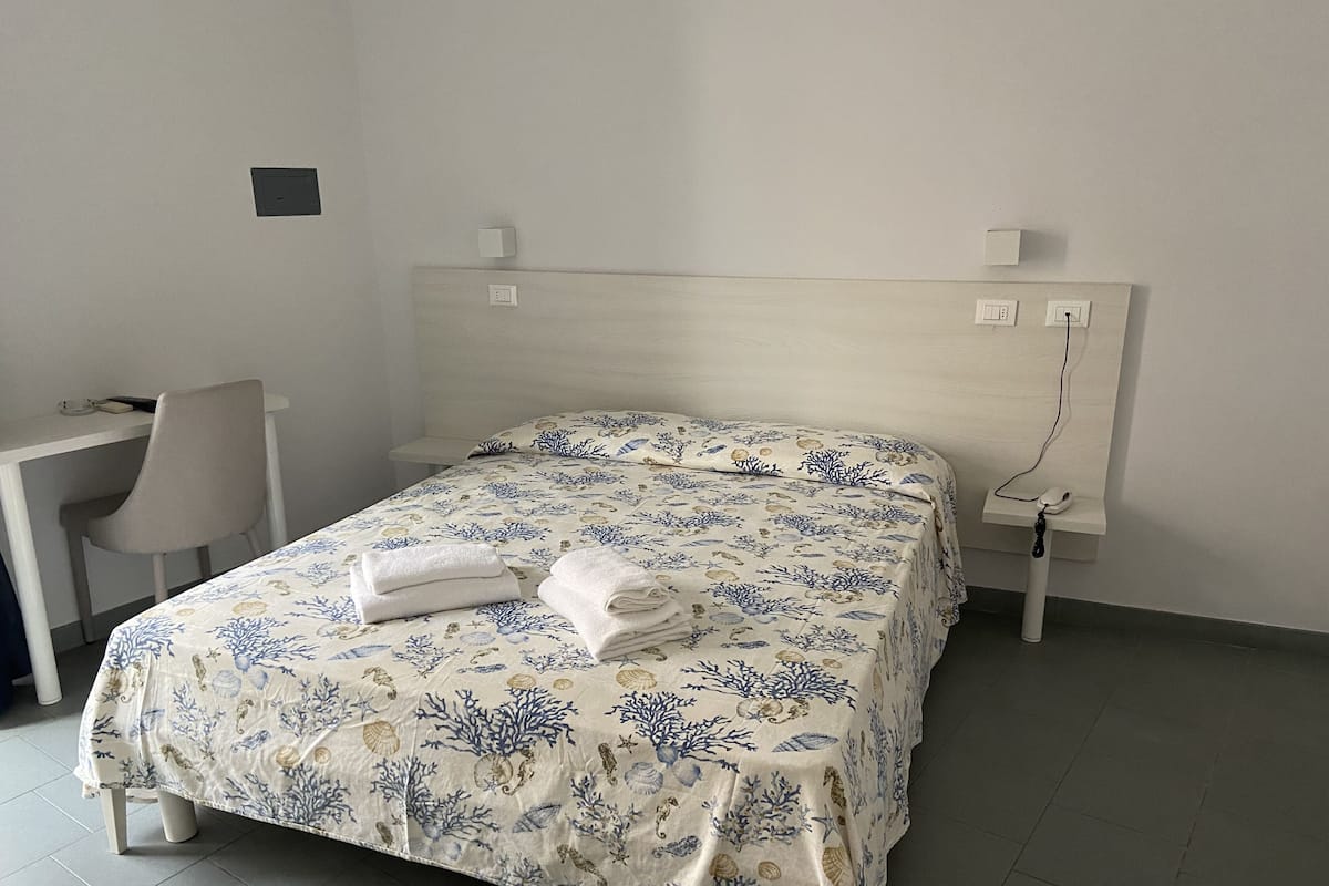 In-room safe, blackout curtains, free cots/infant beds, travel cot