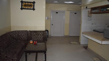 Standard Suite | Living room | LCD TV