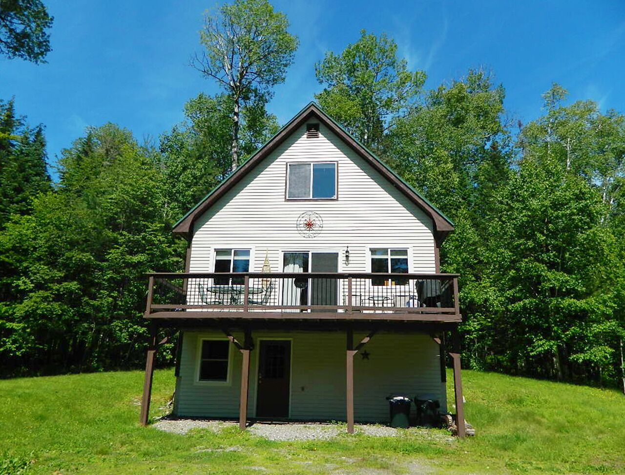 Camp Chestnut - halfway between downtown Rangeley and Oquossoc