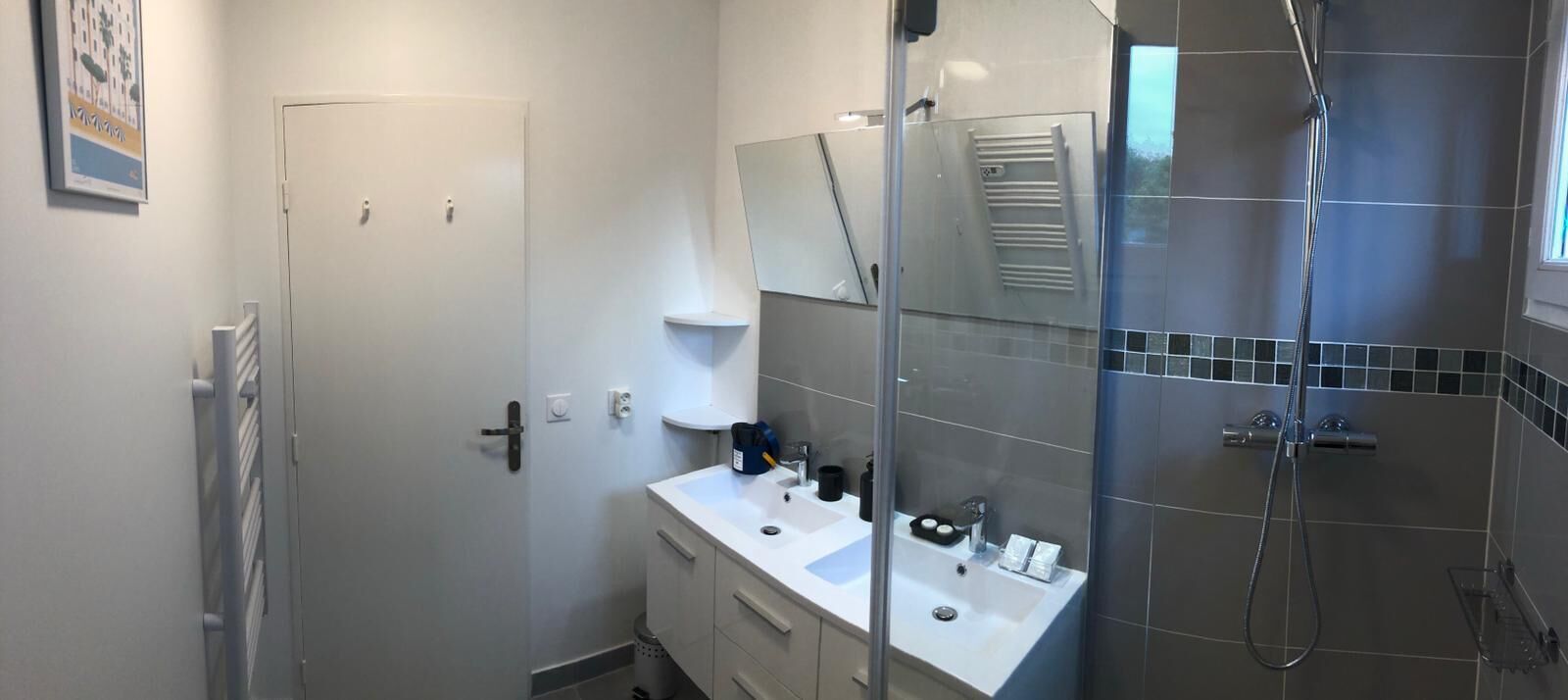 Shower, towels