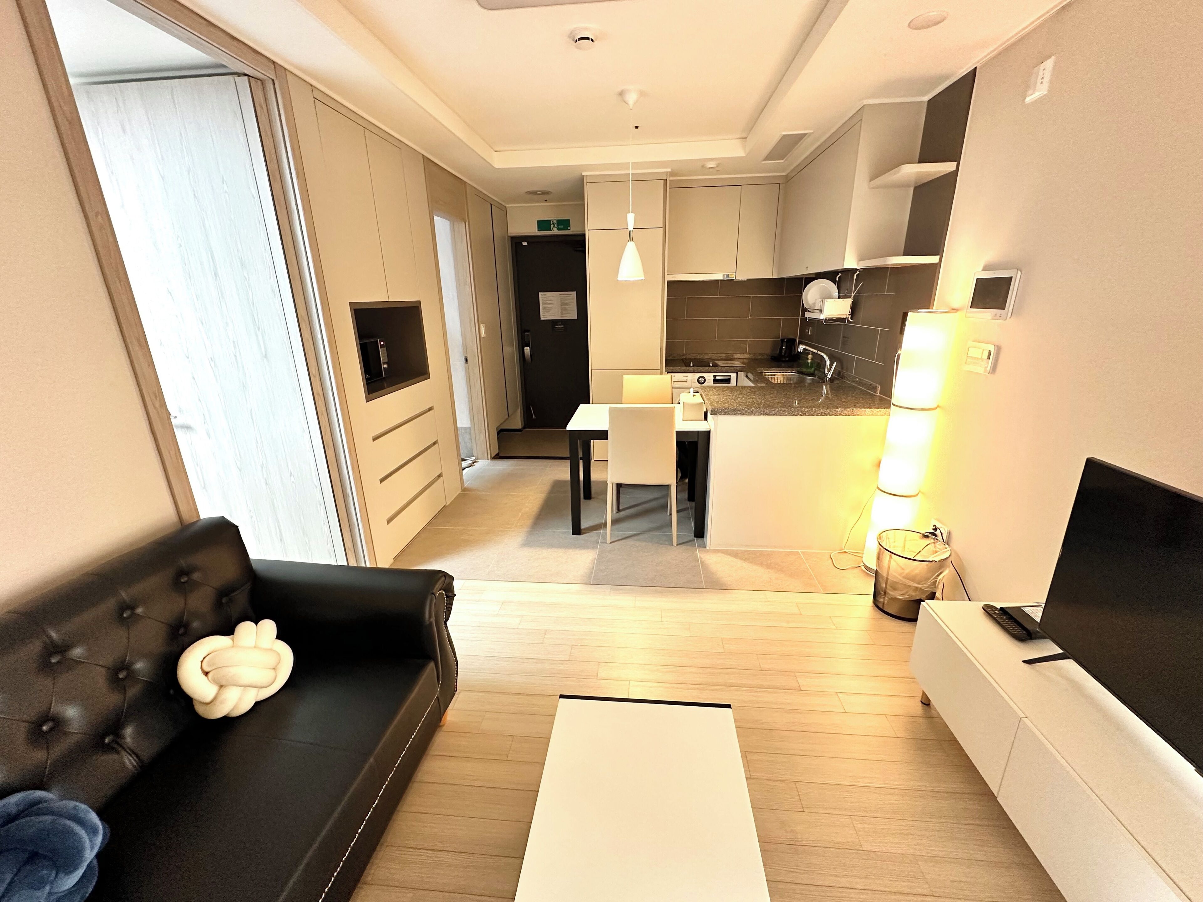 Deluxe Studio Suite, 1 Bedroom | Living area