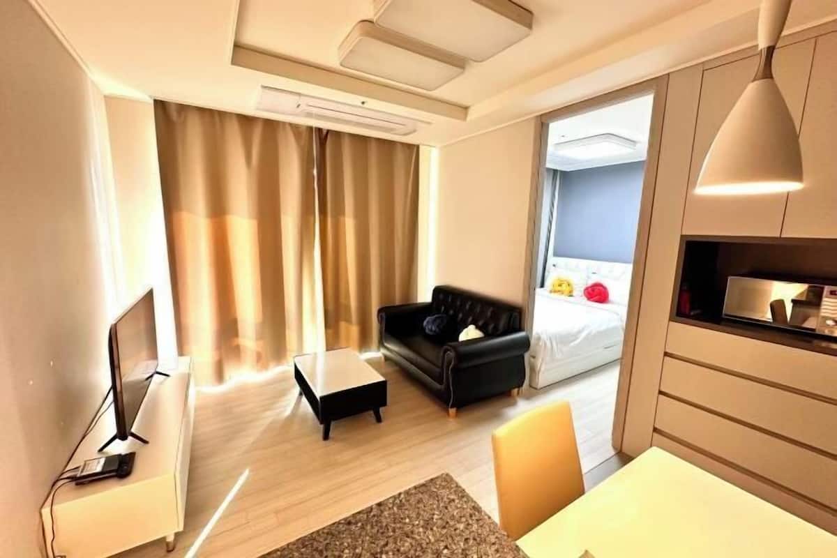 獨特設計、獨特裝修、手提電腦工作空間、遮光窗簾/窗簾