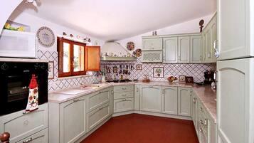 Réfrigérateur, plaque de cuisson, lave-vaisselle