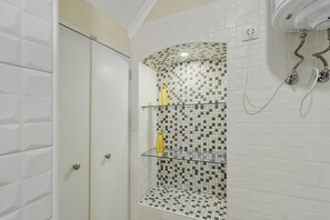 Hair dryer, towels