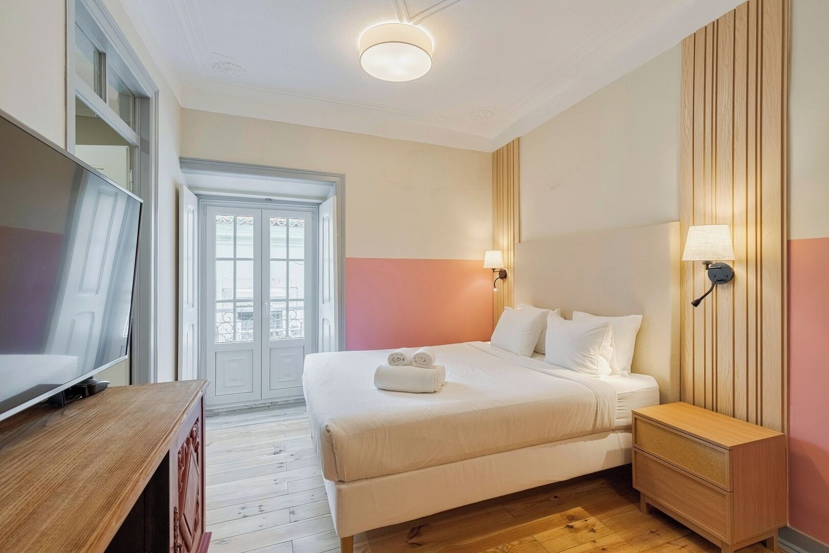 1 dormitorio, tabla de planchar con plancha, cuna de viaje y wifi