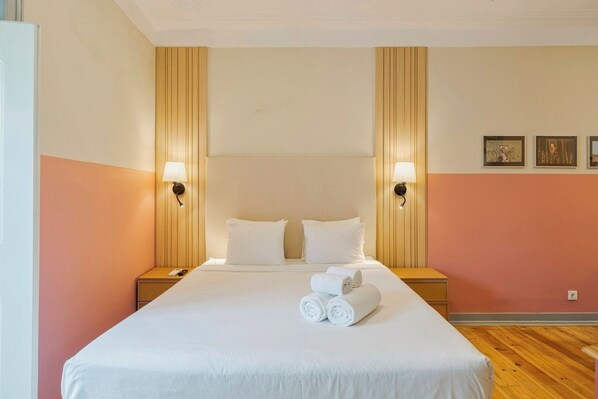 1 chambre, fer et planche à repasser, lit de bébé portatif, Wi-Fi