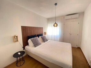 2 bedrooms, desk, iron/ironing board, travel cot