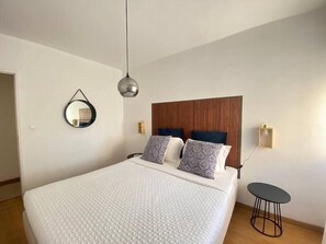 2 bedrooms, desk, iron/ironing board, travel cot