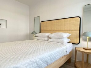 1 habitación, tabla de planchar con plancha, cuna de viaje y wifi