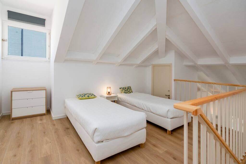 2 habitaciones, tabla de planchar con plancha, cuna de viaje y wifi 