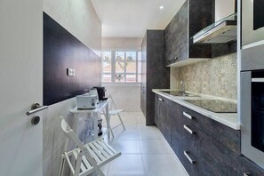 Fridge, microwave, oven, stovetop - Setúbal Downtown Garden (Setúbal)