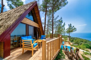 Deluxe Bungalow | Premium bedding, minibar, in-room safe, desk