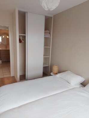 2 chambres, fer et planche à repasser, Wi-Fi gratuit