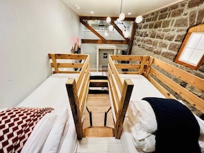 2 habitaciones, tabla de planchar con plancha y wifi gratis