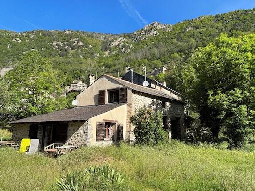 Authentique Moulin en Bord de Rivière