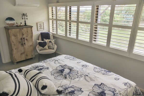 3 bedrooms, iron/ironing board, travel cot, free WiFi