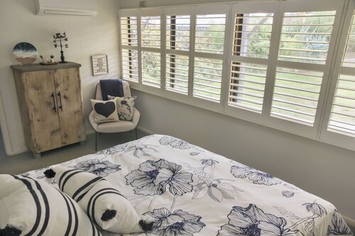 .Beach getaway, pet friendly, coastal vibe