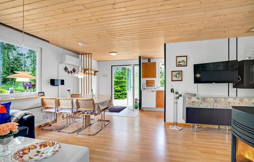 Stunning home in Hadsund with WiFi