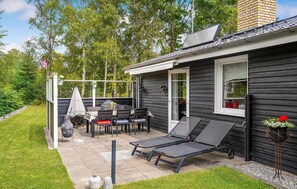 تناول الطعام بالخارج