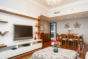 Comfort appartement | Woonruimte | Een flatscreentelevisie