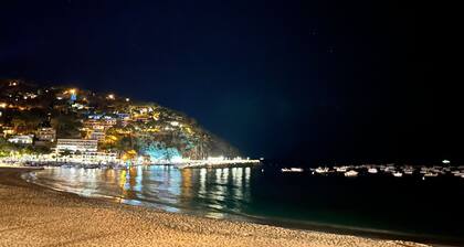 Apartment in front of the sea