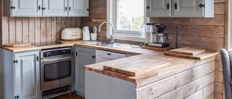 Refrigerador, horno, parrilla de estufa y lavavajillas